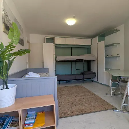 Appartement Vue Degagee, Emplacement Ideal, Climatise Menton