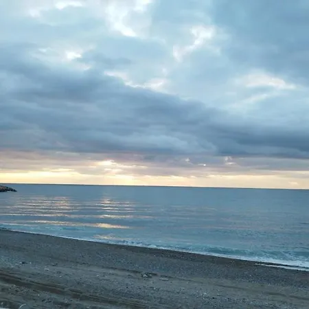 Apartment Vue Degagee, Emplacement Ideal, Climatise *