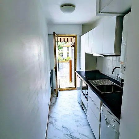 Apartment Vue Degagee, Emplacement Ideal, Climatise