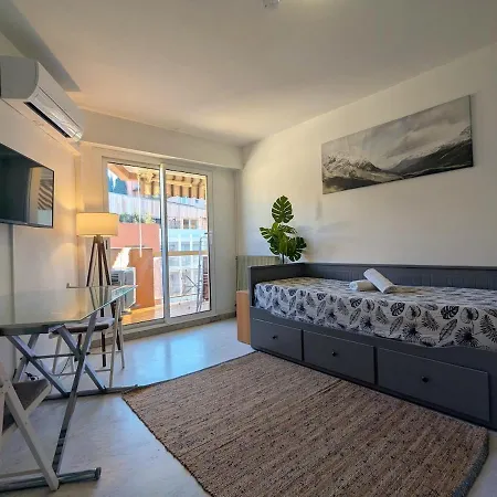 Apartment Vue Degagee, Emplacement Ideal, Climatise *